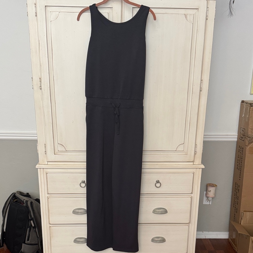 Elegant Grey Sleeveless Jumpsuit